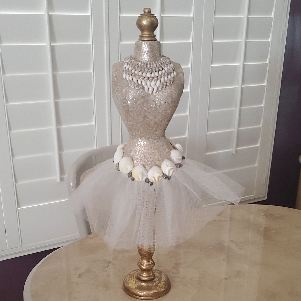Vintage Gold and White Bust